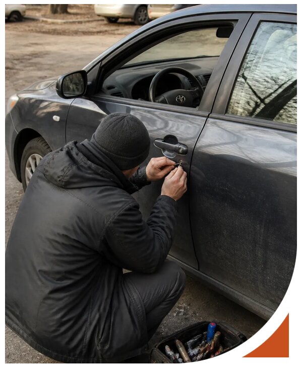 Профессиональное вскрытие автомобиля Тойота без повреждений в Клинцах